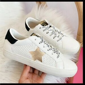 Vintage Havana Trendy White and Gold Star Gadol Sneakers